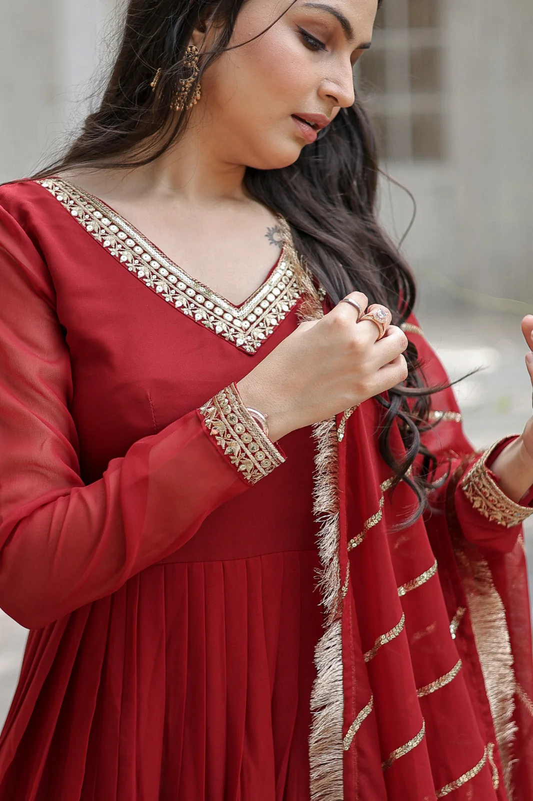 Captivating Maroon Color Gown With Ravishing Dupatta - Image 4