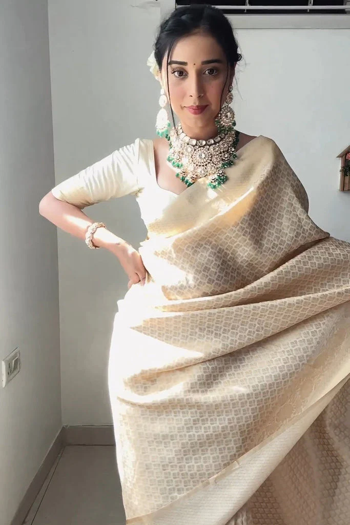Demesne 1-Minute Ready To Wear Beige Kanjivaram Silk Saree - Image 4