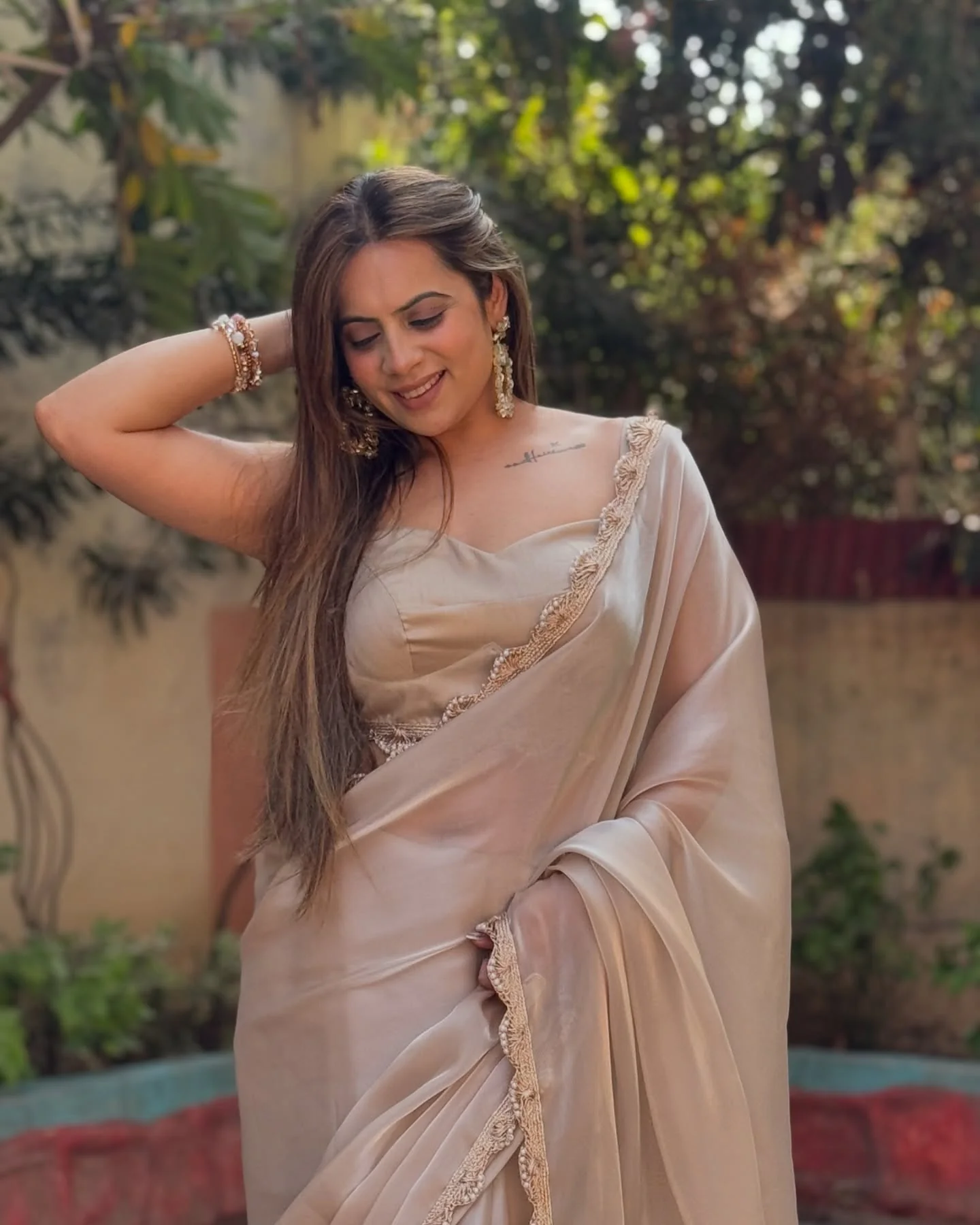 Glamorous Jimichu tissue Saree with Pearl Dori Lace - Image 2