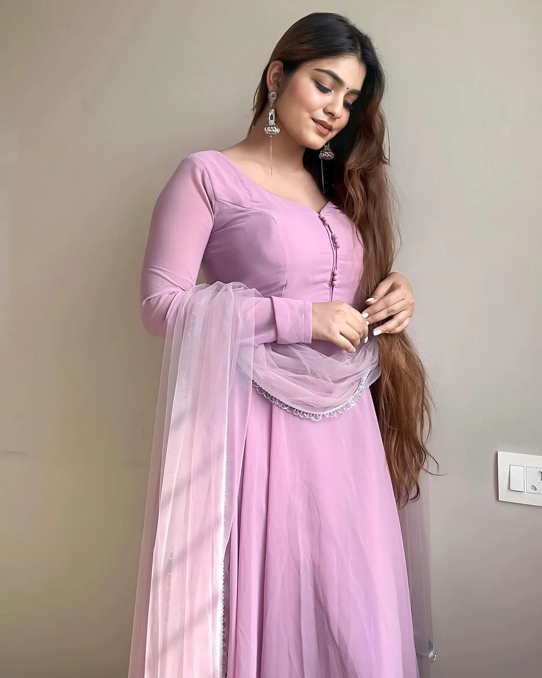 Kanak Mishra In Onion Color Anarkali Three Piece Suit - Image 4