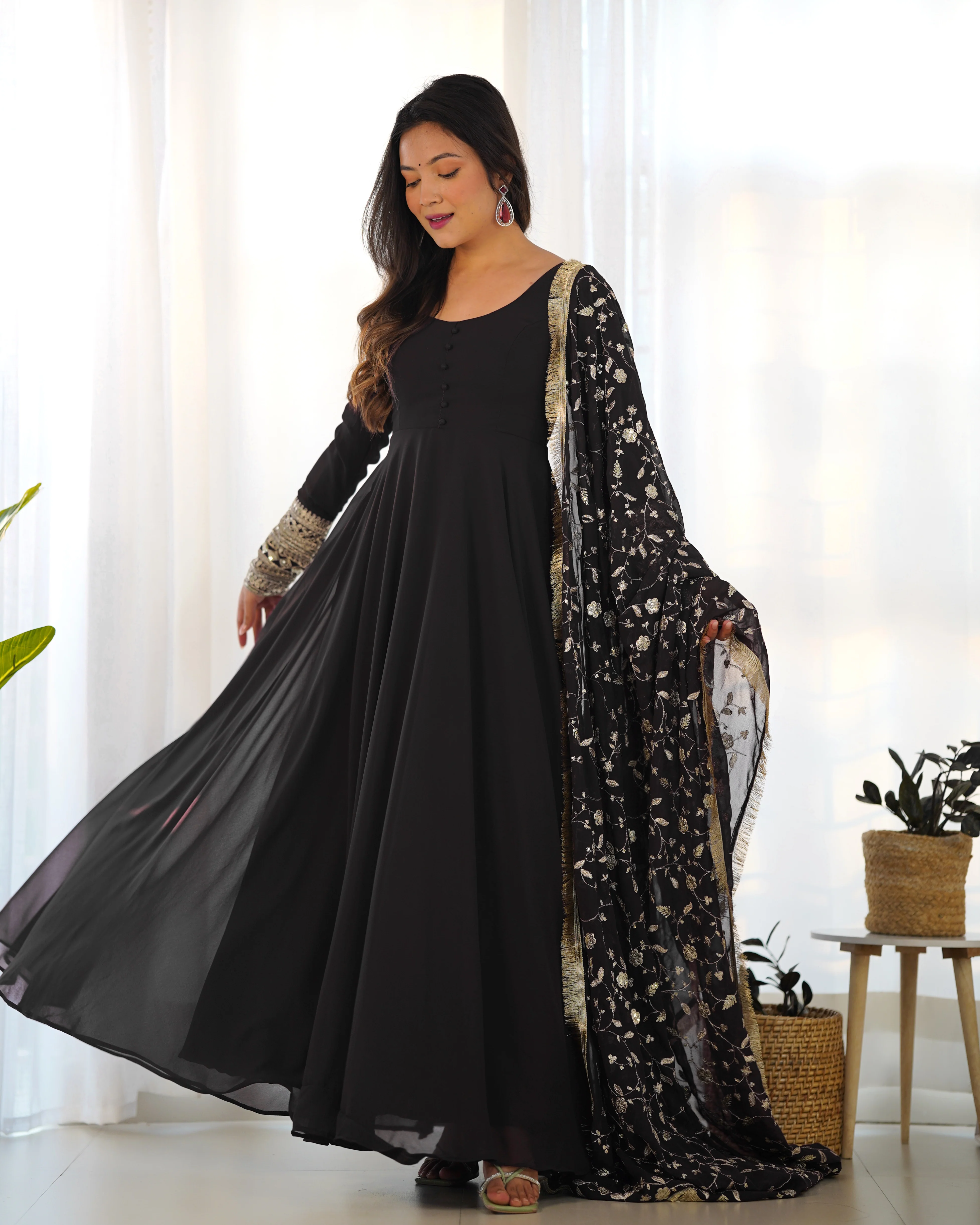 Presenting Black Georgette Gown Dupatta Full Set With Pent Ready To Wear - Image 7