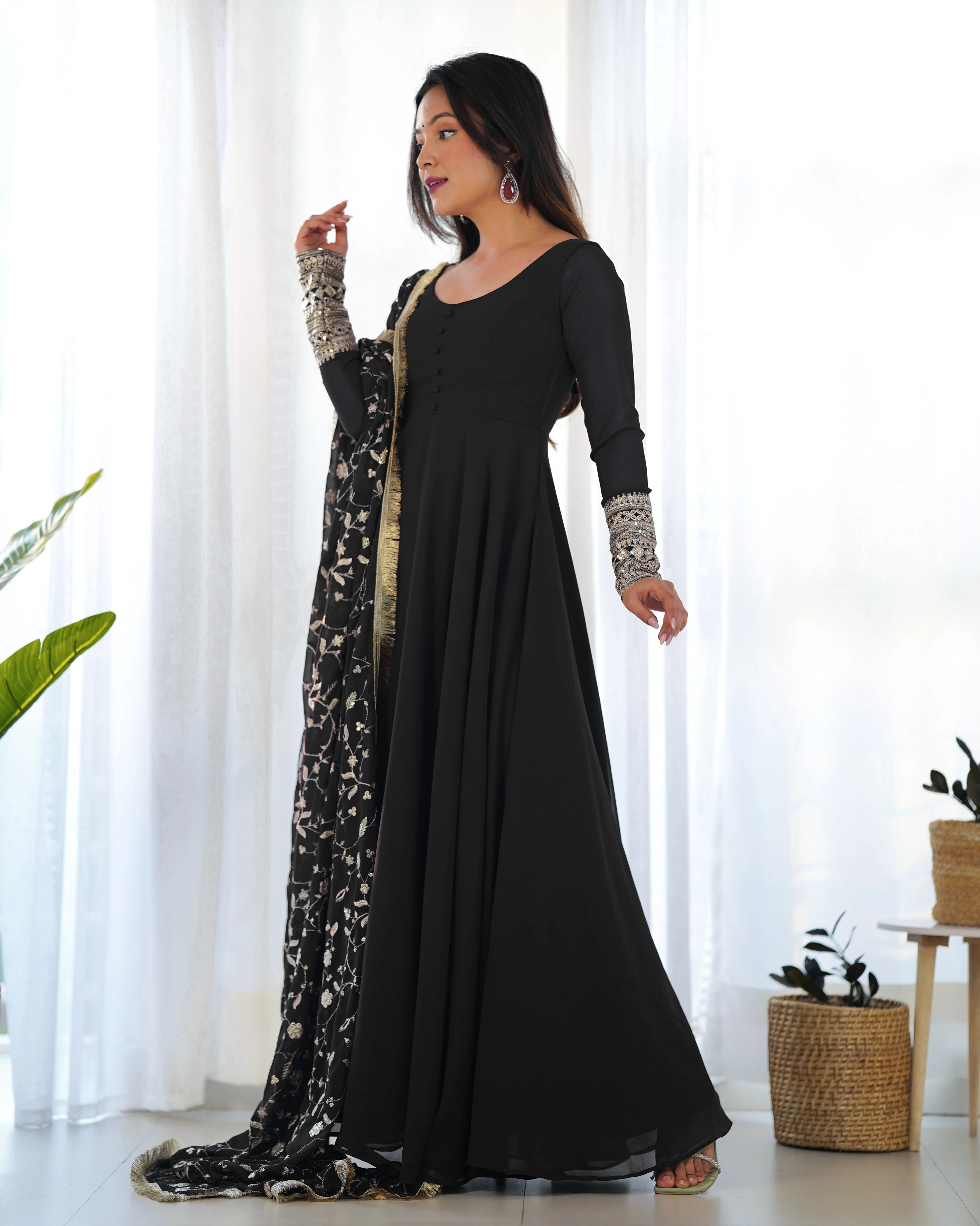 Presenting Black Georgette Gown Dupatta Full Set With Pent Ready To Wear - Image 8